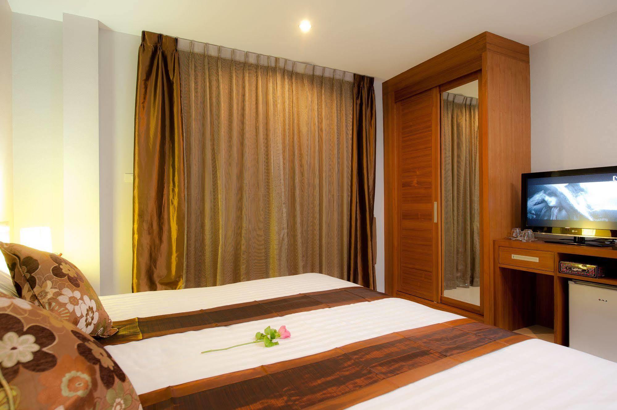 Rama Kata Beach Hotel Екстер'єр фото