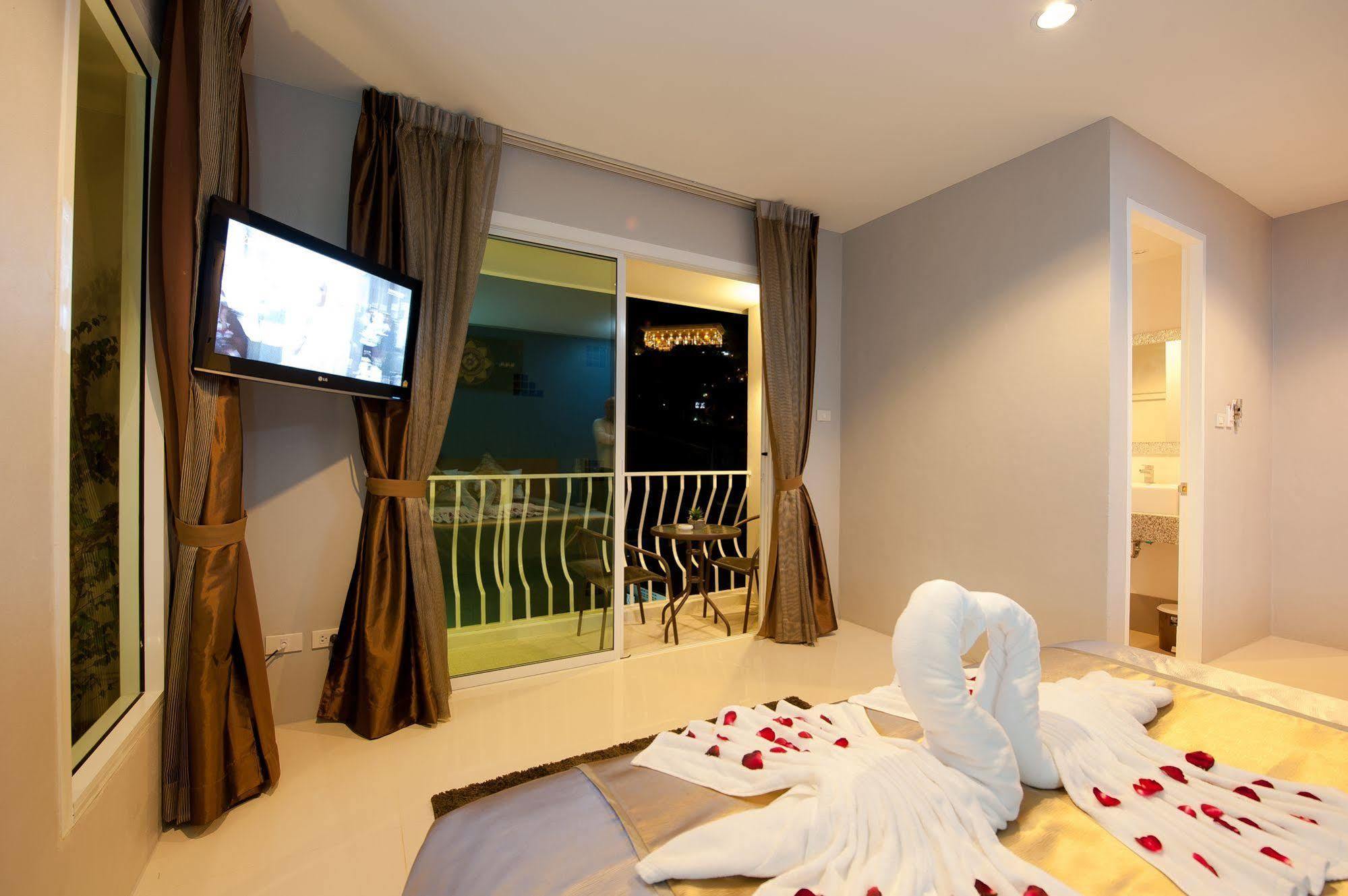 Rama Kata Beach Hotel Екстер'єр фото