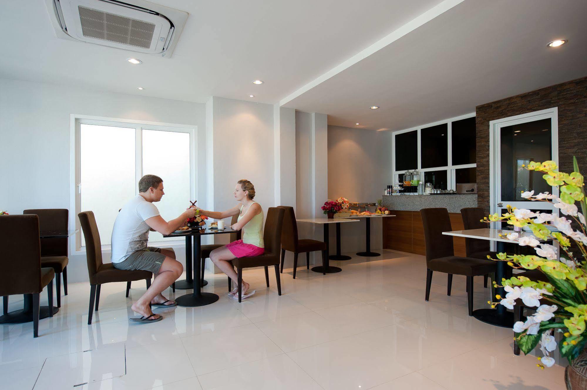 Rama Kata Beach Hotel Екстер'єр фото